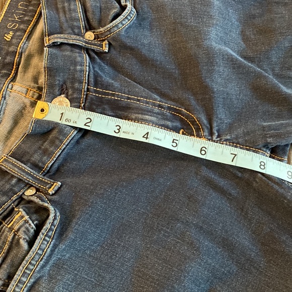 7 for all mankind ladies, denim in size 28 made in the USA. - Picture 7 of 8